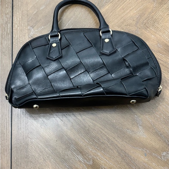 Handbags - Black Leather  Bag . Tignanello Medium in Excellent condition